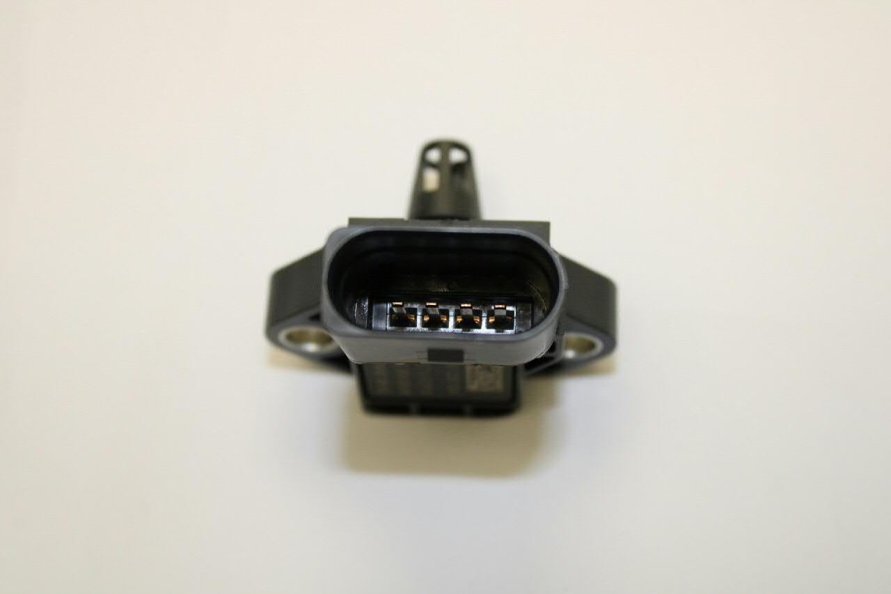 03G906051M VAG Датчик наддува