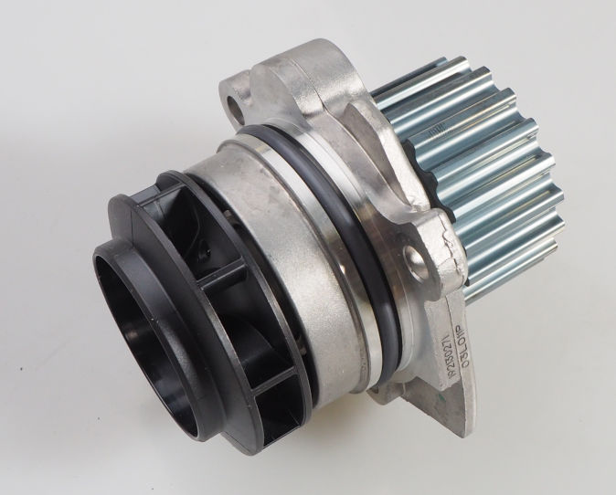 Помпа охолодження VAG 03L121011P ціна, від 89.73 USD