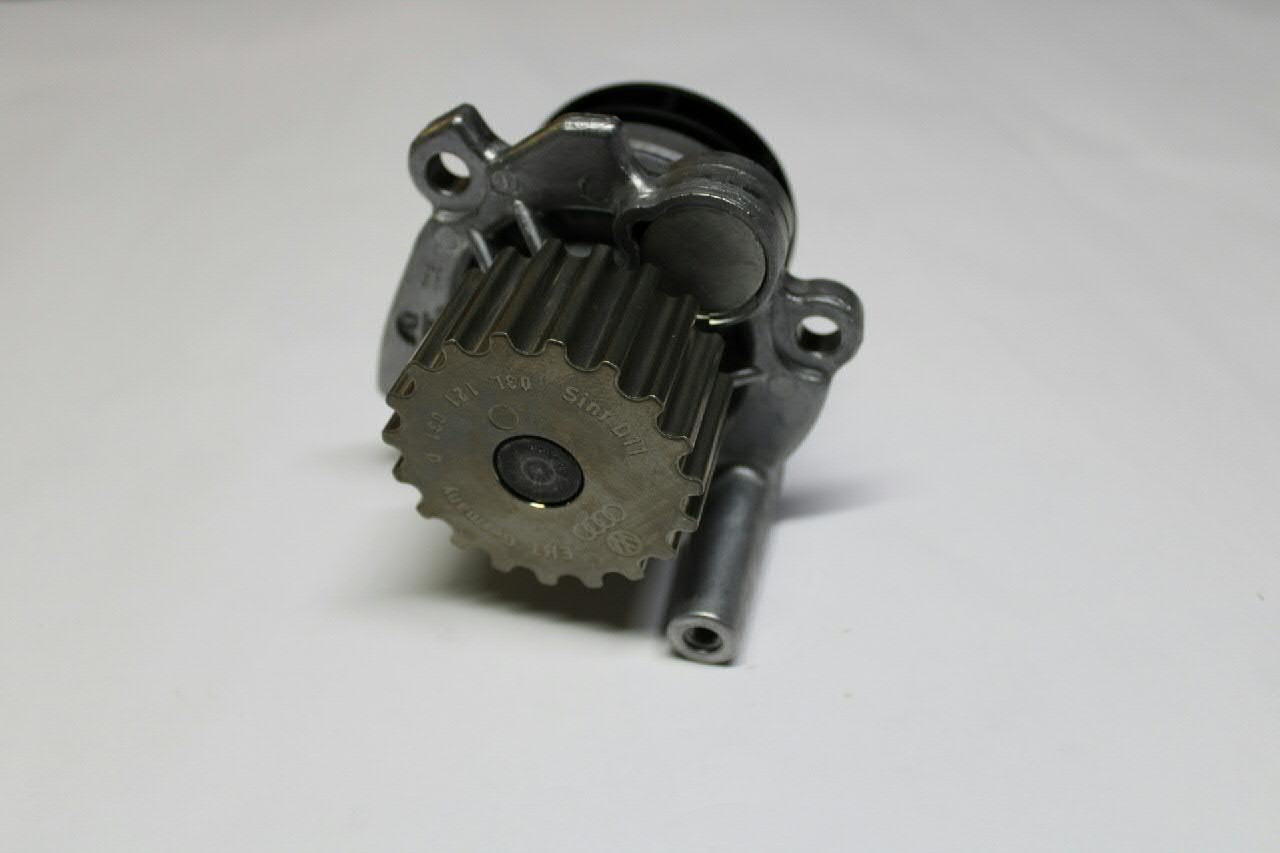 Помпа охолодження VAG 03L121011Q ціна, від 107.10 USD