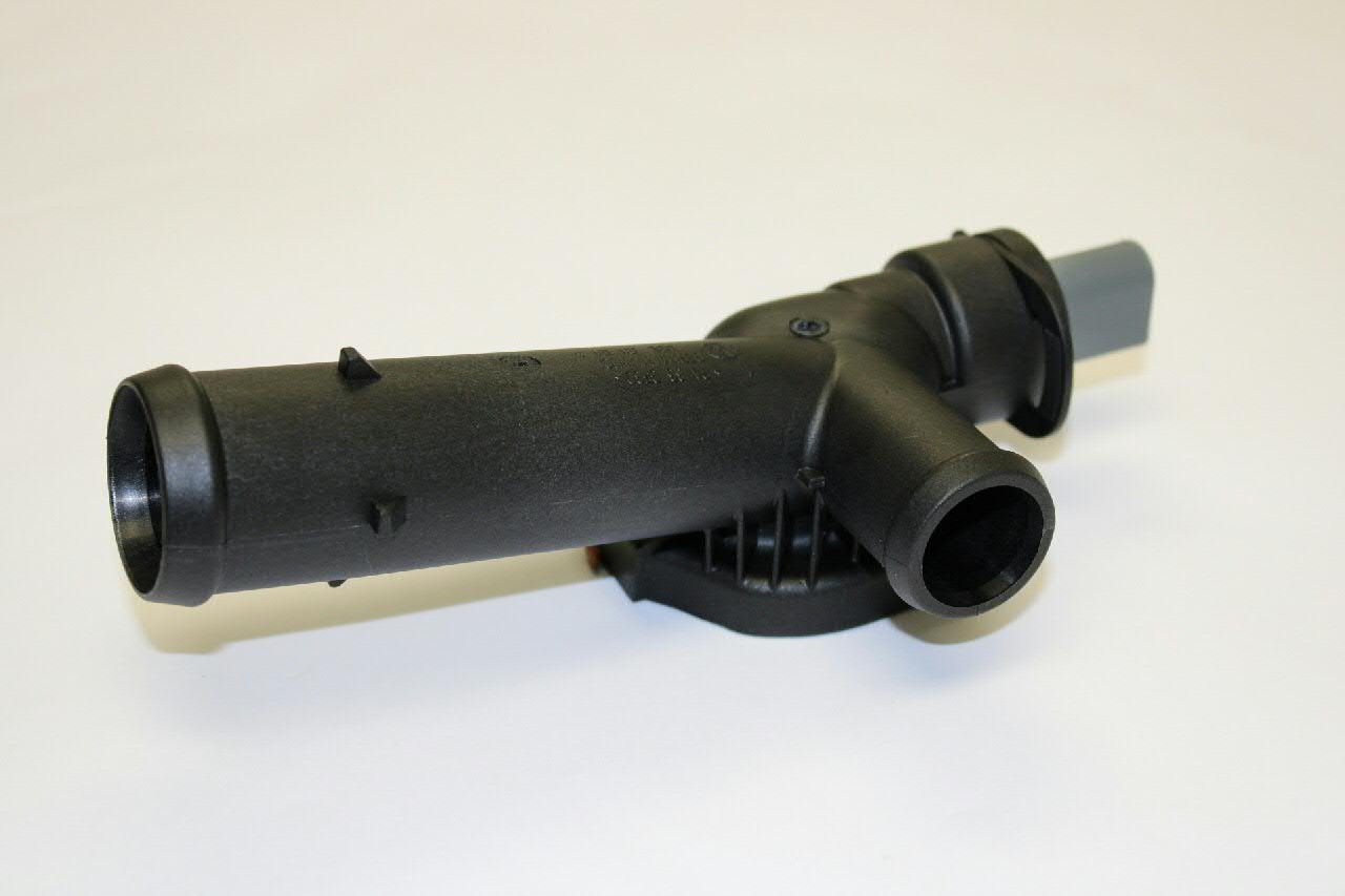 Фланець системи охолодження (трійник) VAG 03L121131M ціна, від 18.85 USD