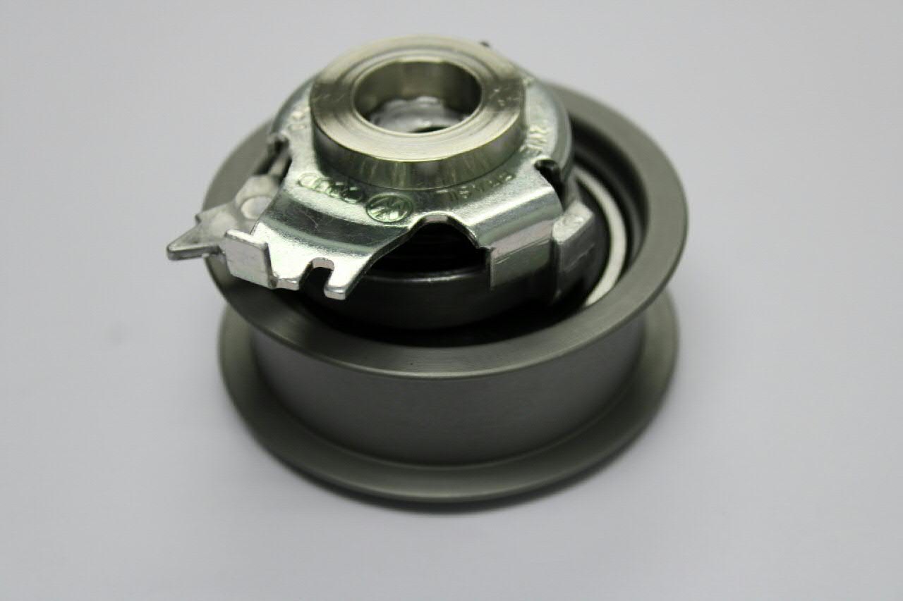 Ролик натяжителя ременя газорозподілу VAG 04C109479J ціна, від 18.98 USD