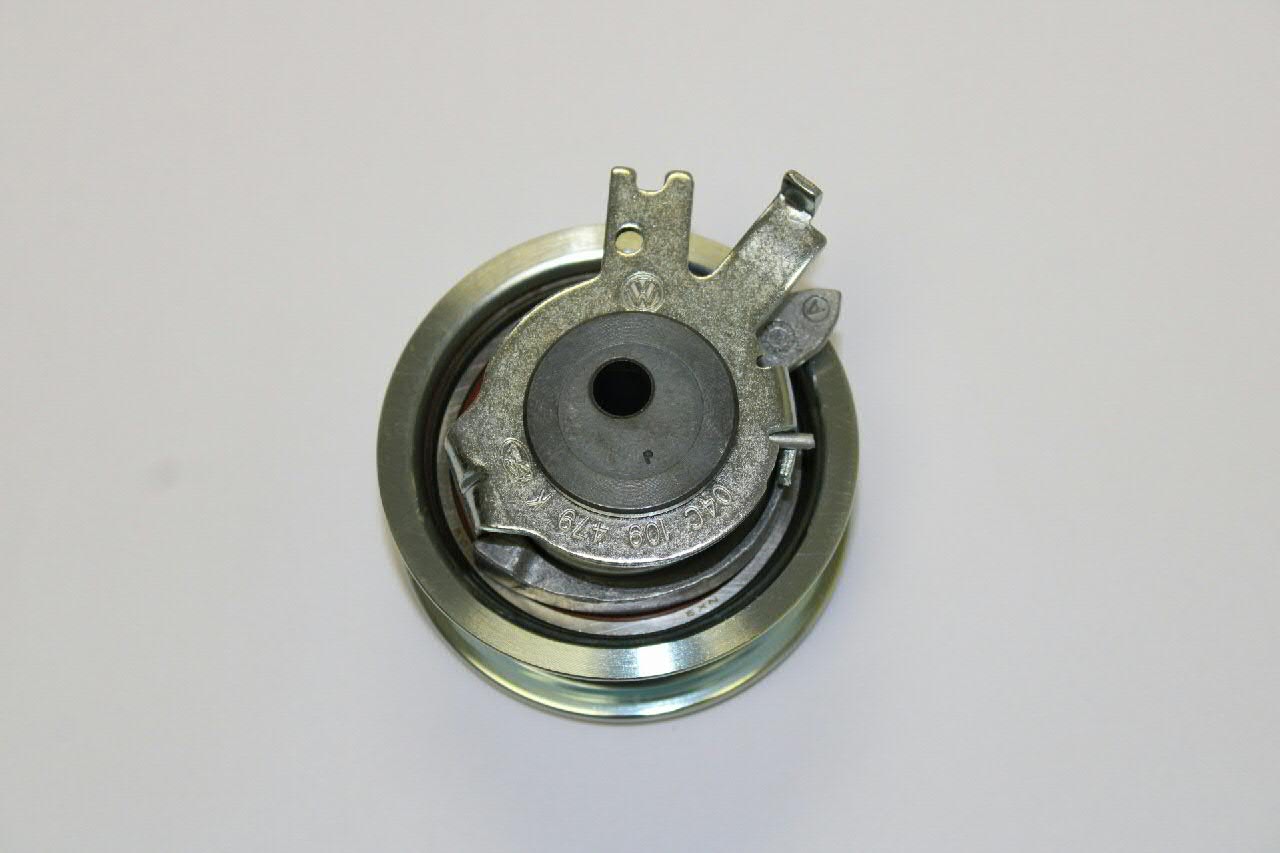 Ролик натягувача ременя ГРМ 04C109479K VAG