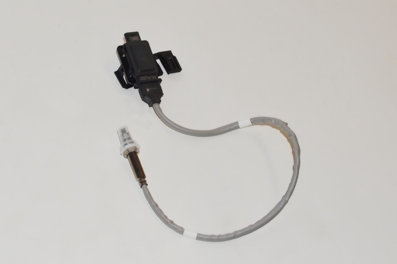 Датчик оксидів азоту NOX, передній VAG 05L907807AP ціна, від 447.08 USD