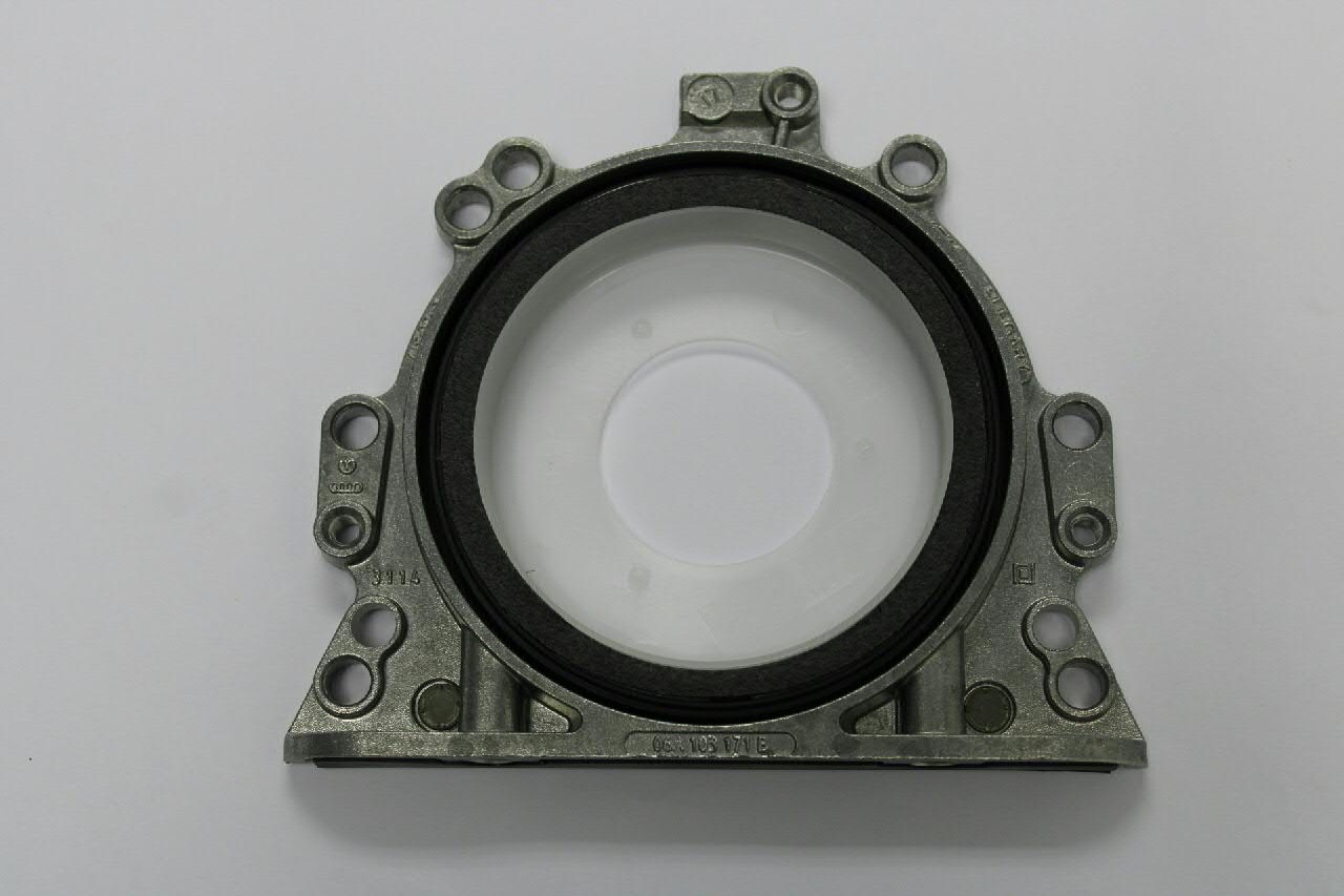 Сальник колінвала задній 06A103171A VAG