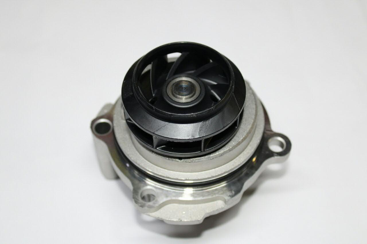 06B121011Q VAG Насос охолодження