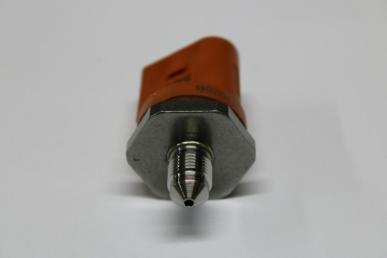 Купити 06J906054B VAG Датчик тиску палива