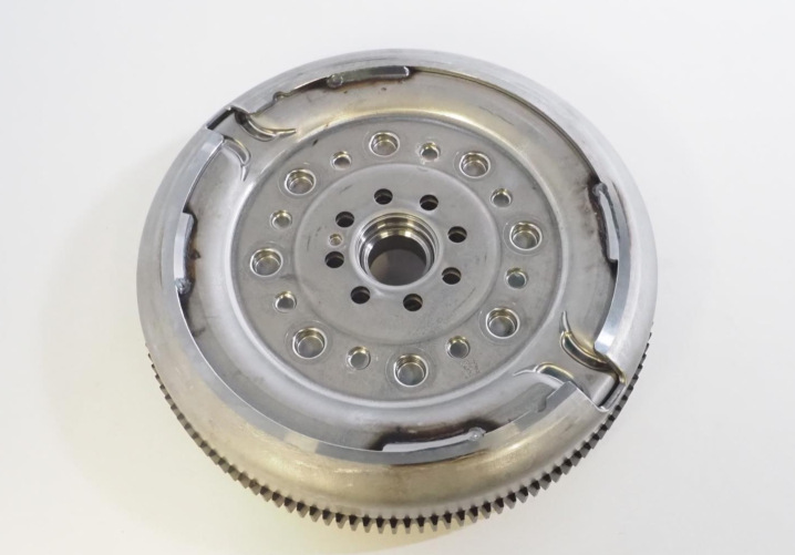 Маховик двигуна VAG 06K105266H ціна, від 418.82 USD