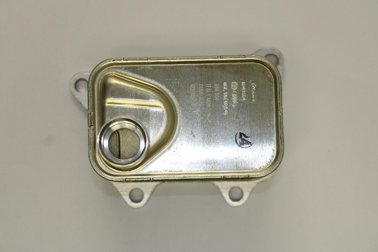 Купити 06L117021G VAG Радіатор масляний (холодильник), під фільтром
