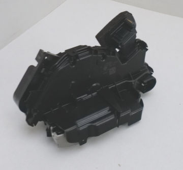 Замок водійських дверей на Volkswagen Jetta VI 162, 163, AV3, AV2, AY2, AY3