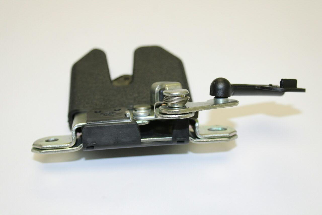 Замок дверей багажника VAG 1J5827505E ціна, від 15.47 USD