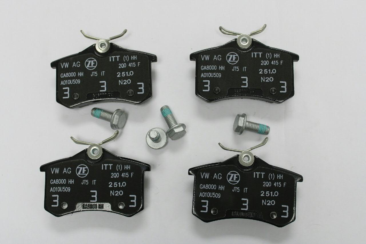 Задні гальмівні колодки VAG 2Q0698451B ціна, від 14.57 USD