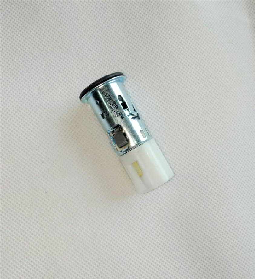 Прикуриватель VAG 4B0919305C01C ціна, від 24.07 USD