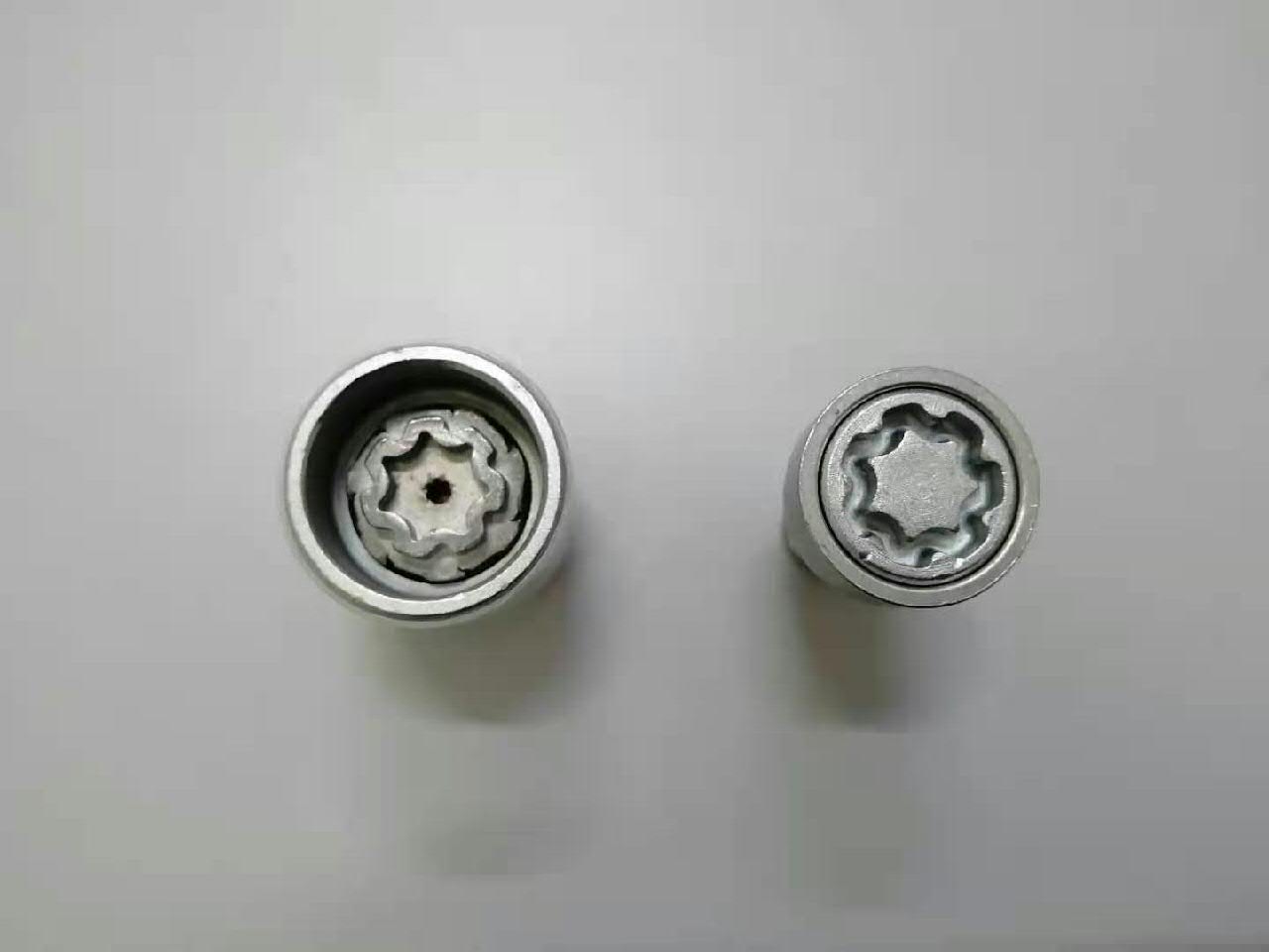 Купити 4F0698139C814 VAG Колісний болт