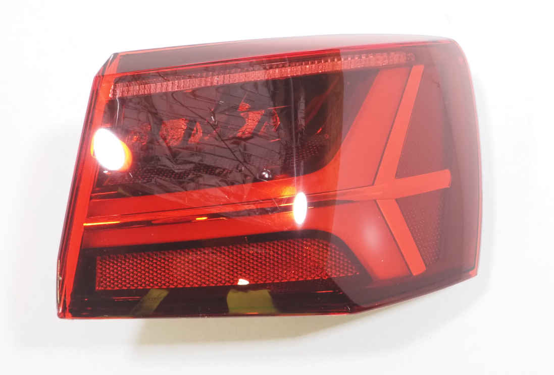 4G9945096F VAG Задній правий зовнішній ліхтар