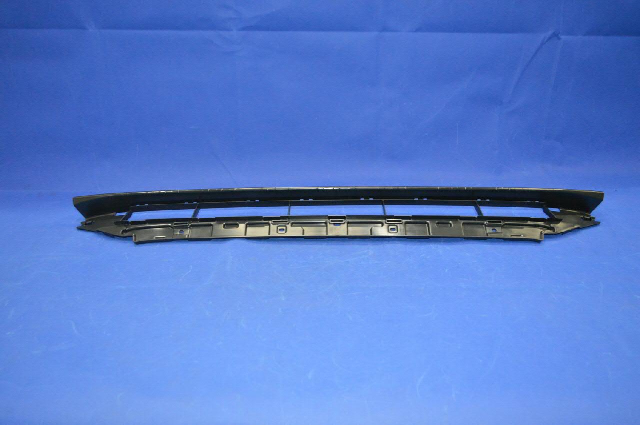 4M0807647A4W3 VAG Решітка переднього бампера, нижня