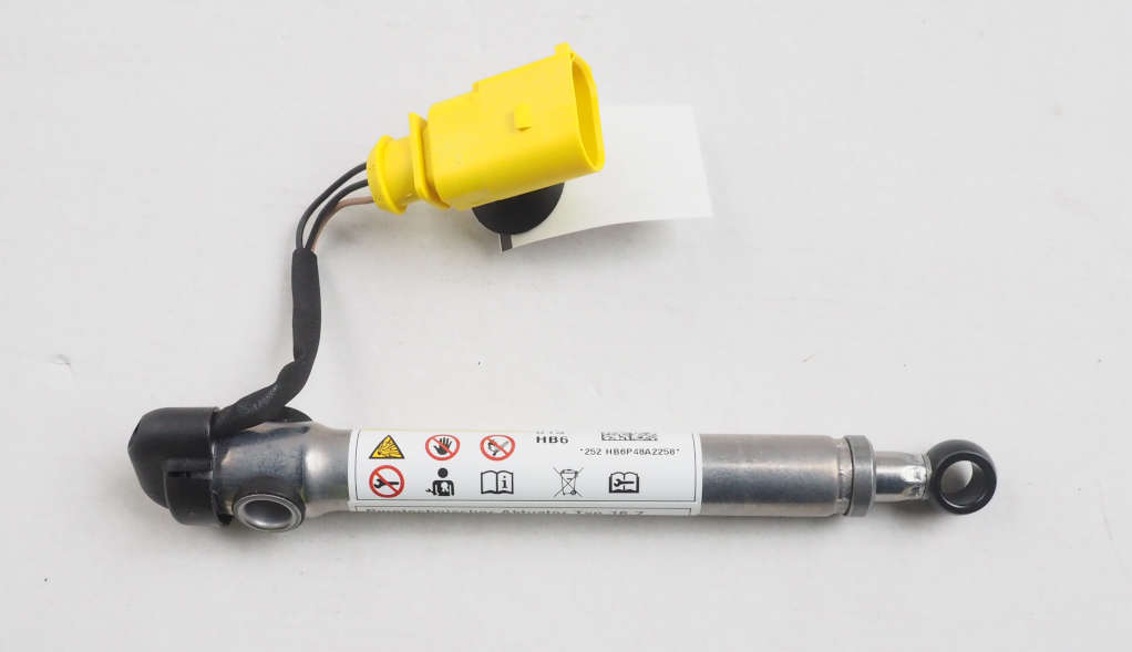 4M0823823E VAG Піропатрон петлі капота