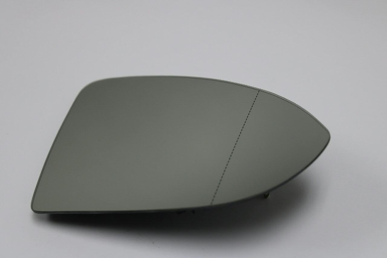 5G0857522A VAG Дзеркальний елемент правий
