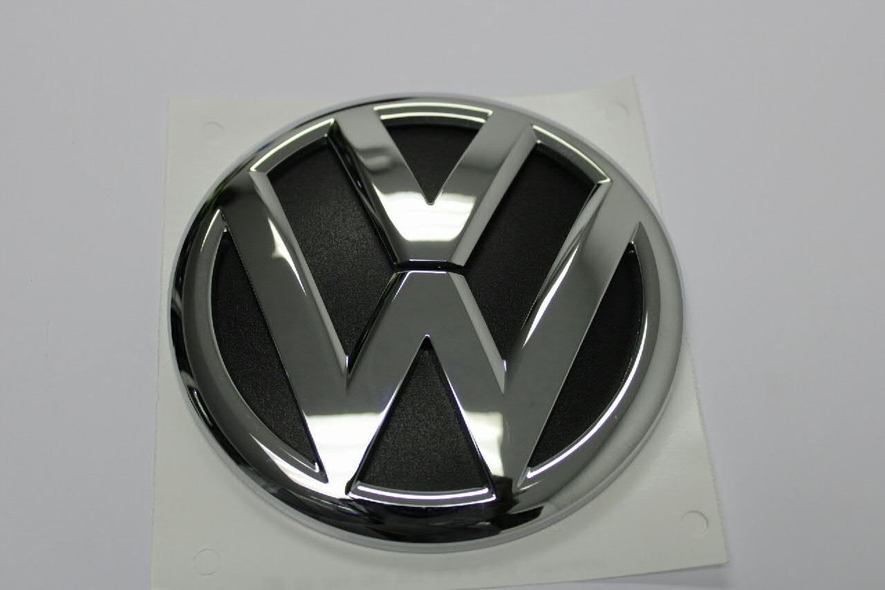 Емблема кришки багажника, фірмовий значок на Volkswagen Golf V 1K1