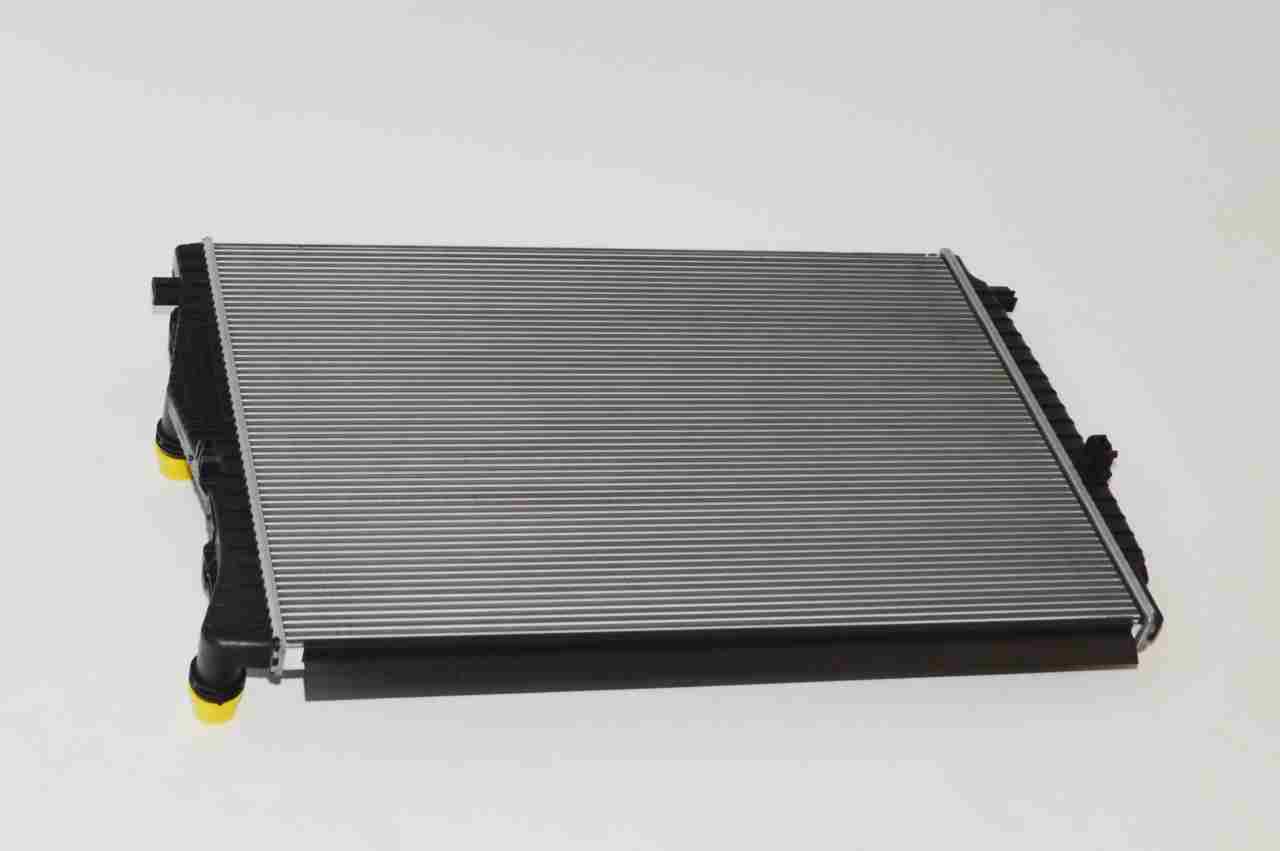 5Q0121251GR VAG Радіатор охолодження двигуна