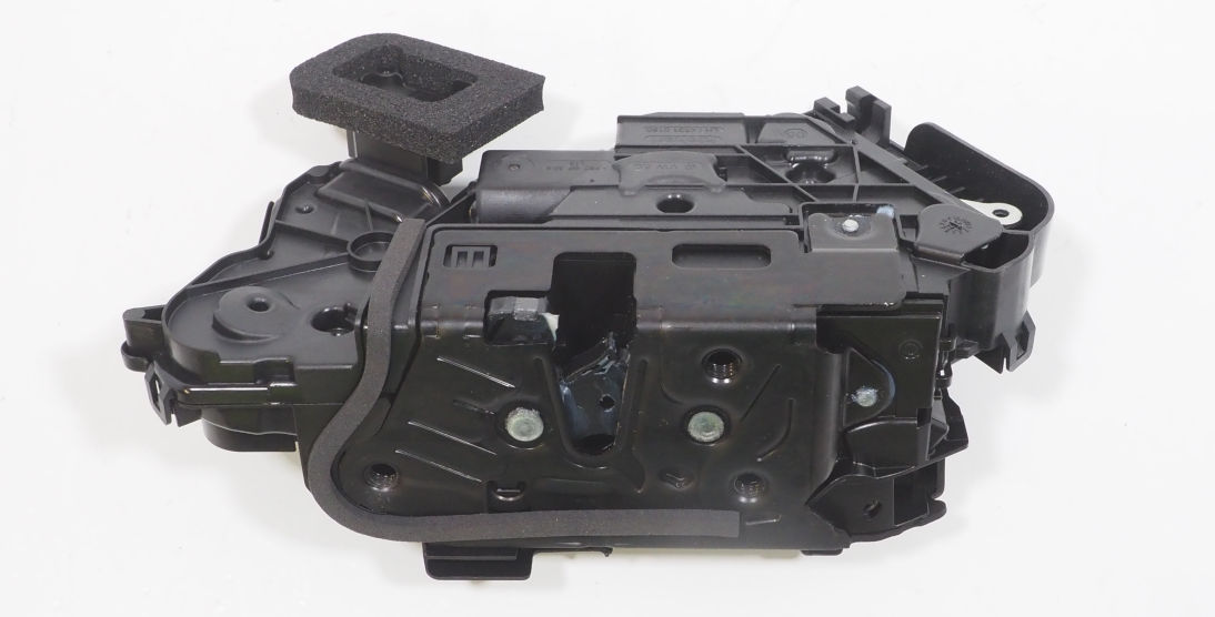 Замок передньої лівої двері 5TB837015C VAG