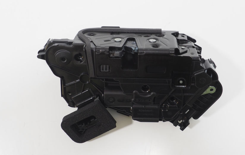 Купити 5TC837016C VAG Замок дверки правої передньої