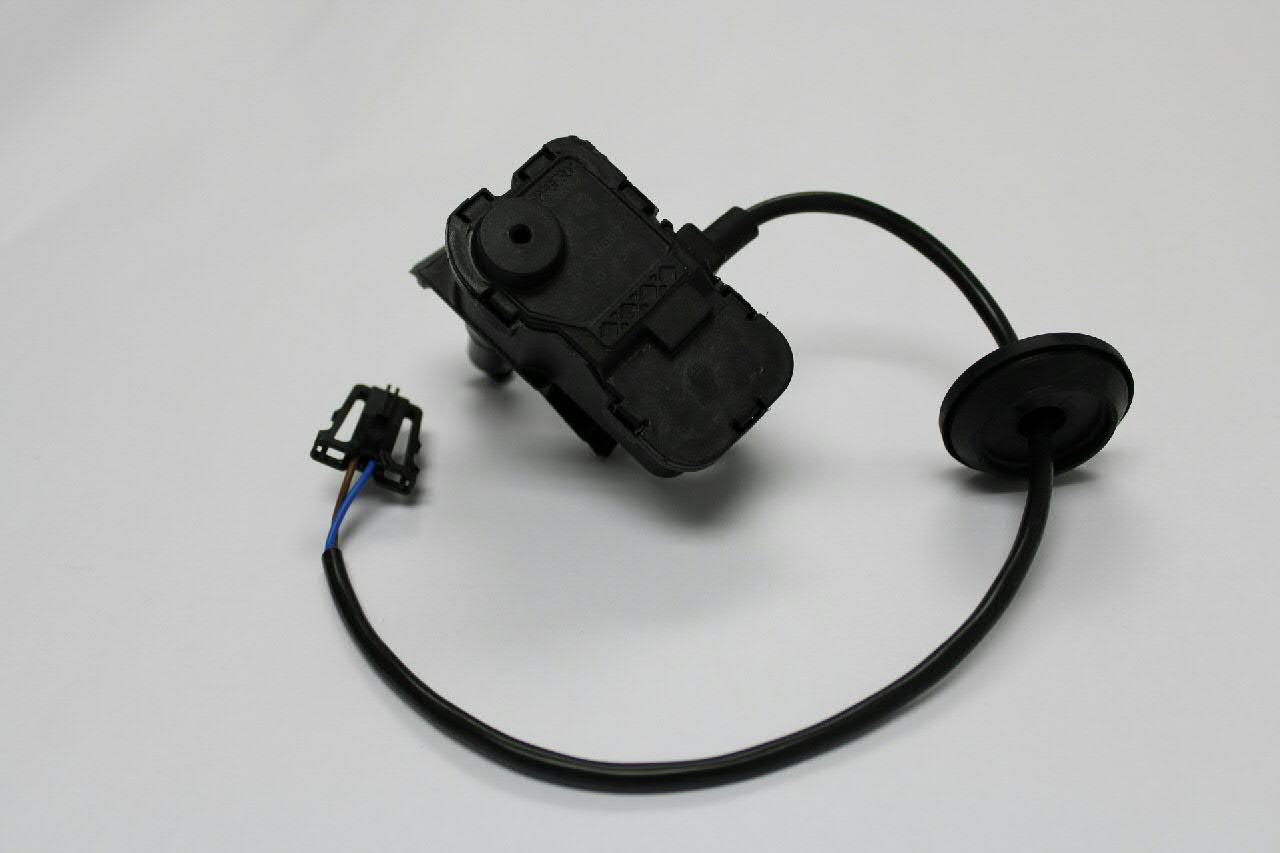 Замок відкривання лючка бензобаку VAG 6C0810773 ціна, від 21.54 USD