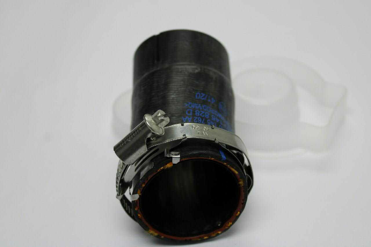 Шланг/патрубок интеркуллера VAG 6R0145828D ціна, від 12.12 USD