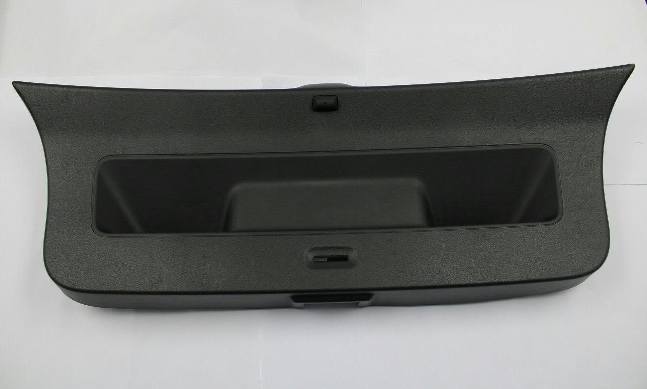 Купити 6R6867601A82V VAG Обшивка кришки багажника