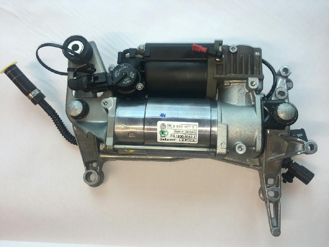 7L0698007E VAG Компресор підкачки амортизаторів