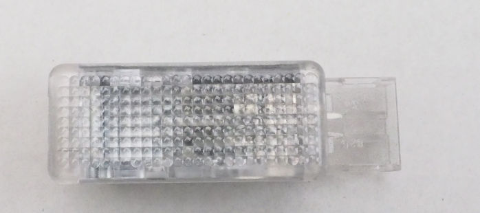 Плафон підсвічення бардачка VAG 7L0947415 ціна, від 2.65 USD