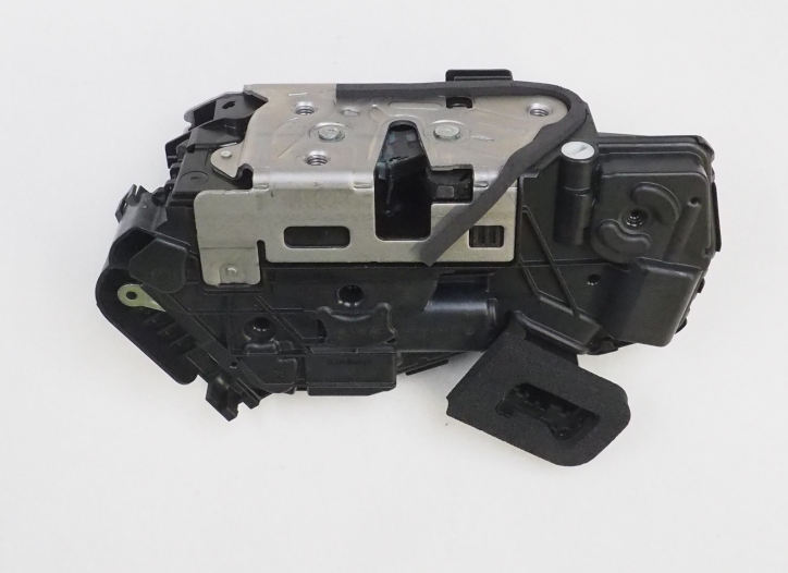 Замок задньої двері, лівої VAG 83A839015B ціна, від 50.65 USD