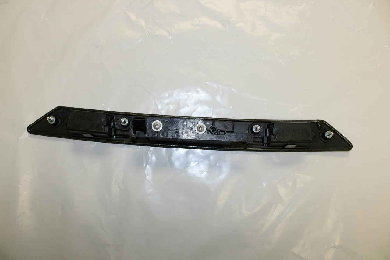Купити 8P48275743FZ VAG Накладка на багажник