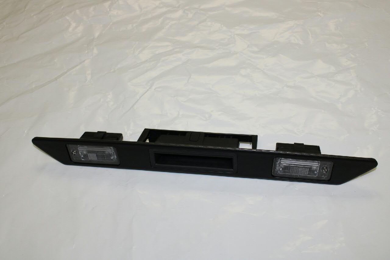 8P48275743FZ VAG Накладка на кришку багажника