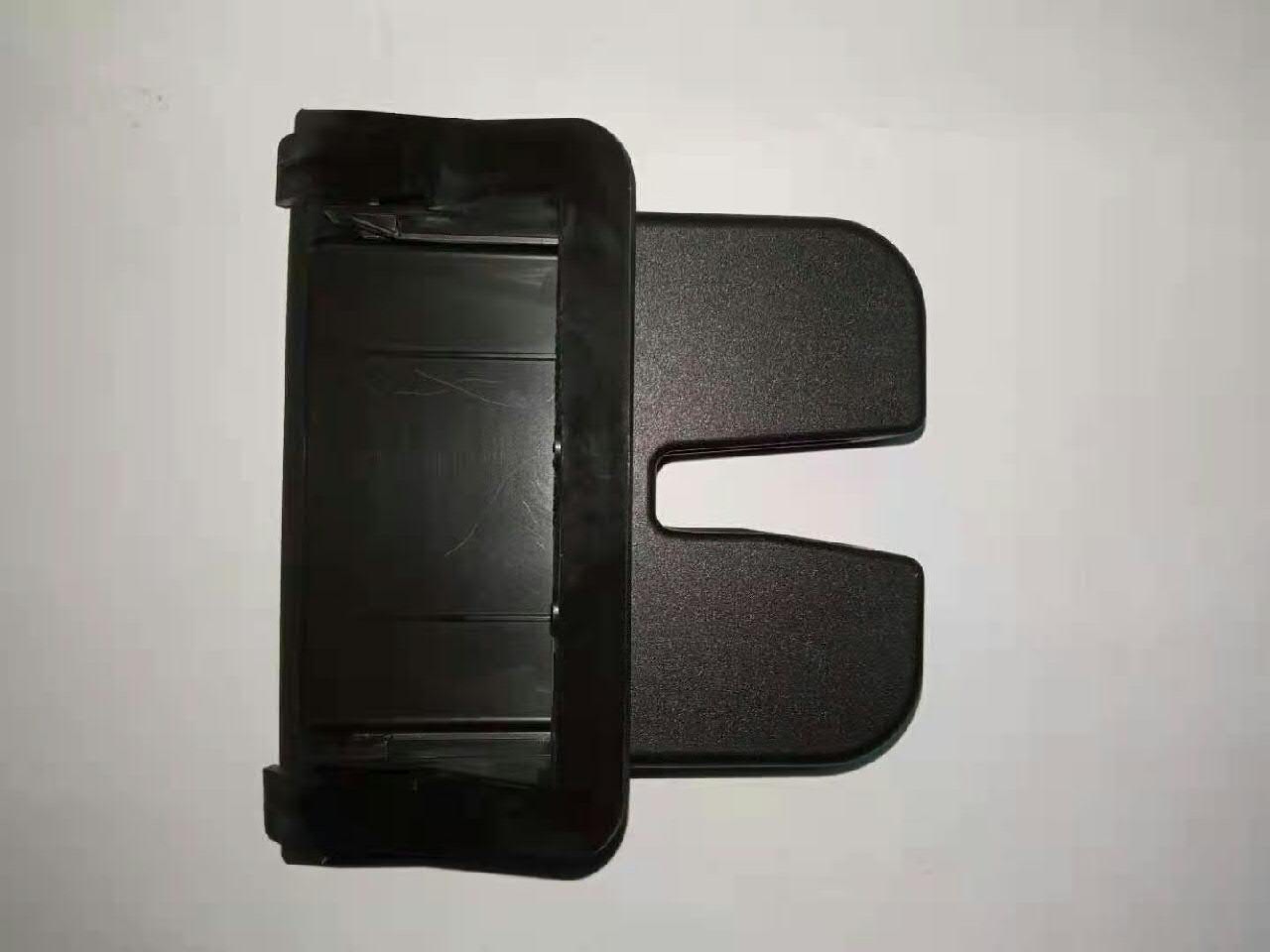 Накладка задньої 3-й/5-й двері VAG 8R0827520C ціна, від 1.90 USD