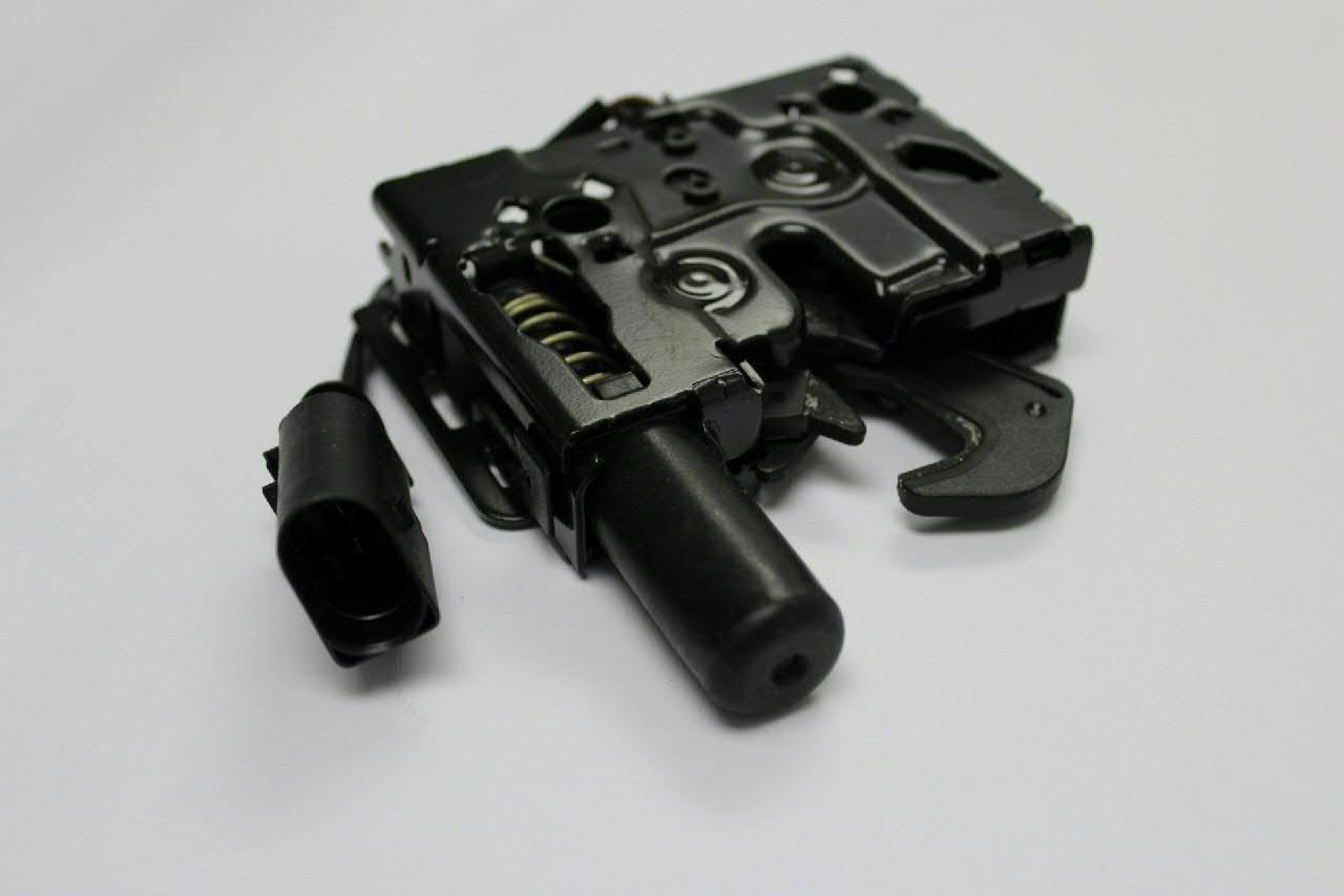 Замок капота VAG 8S0823509B ціна, від 50.79 USD