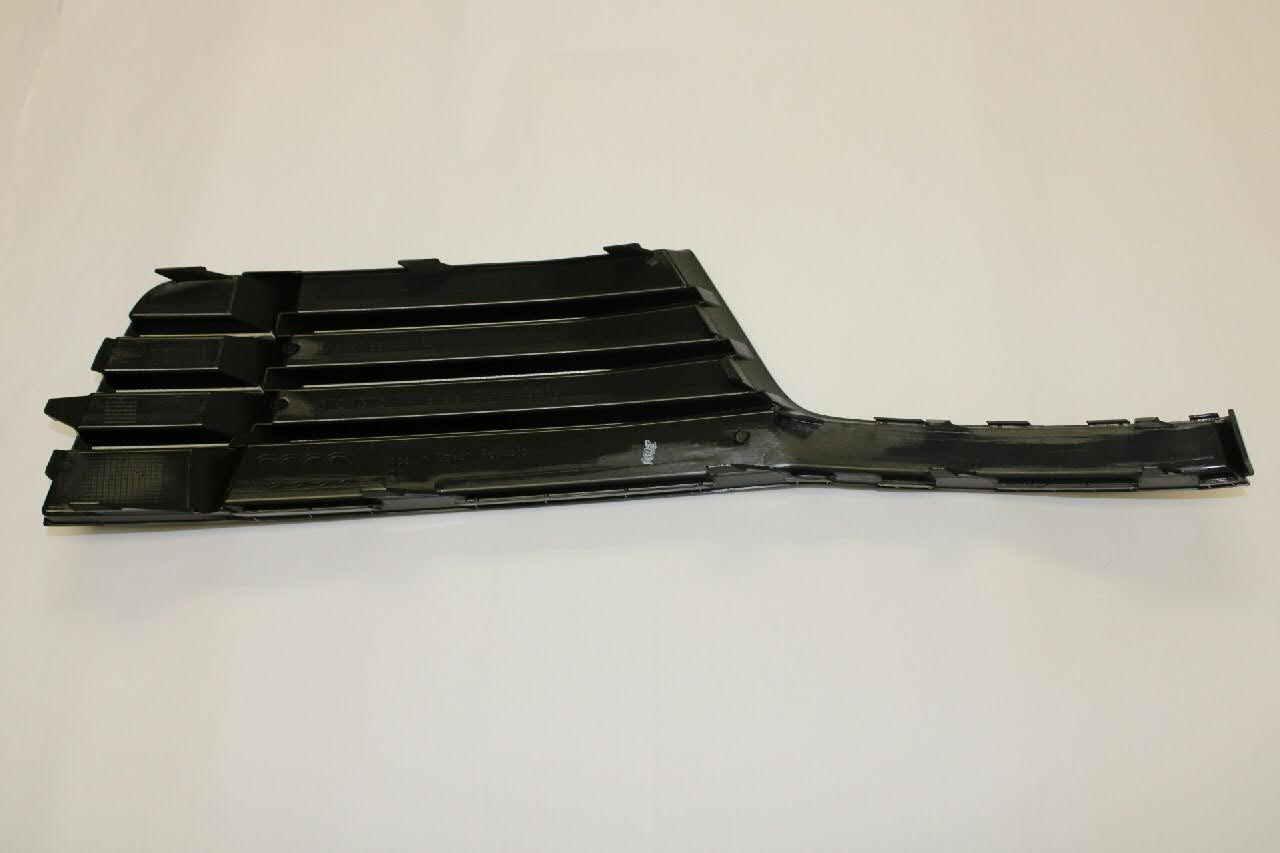 Решітка переднього бампера, ліва VAG 8V3807681AA9B9 ціна, від 50.66 USD