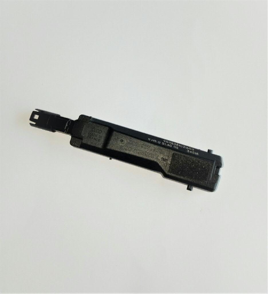 8W0927753 VAG Кінцевий вимикач