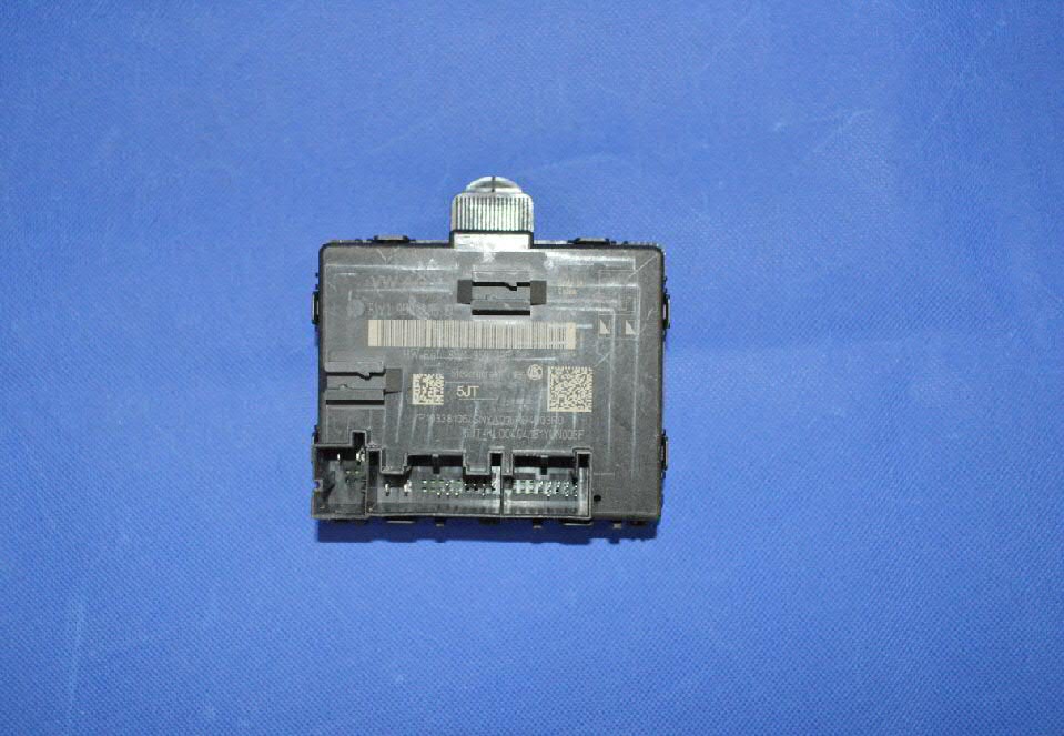 8W1959395D VAG Блок комфорту задніх дверей