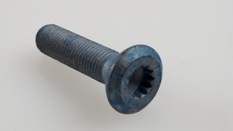 WHT000237 VAG Болт кріплення передньої кульової опори до цапфи